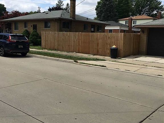 3rd image of 23013 Recreation St
