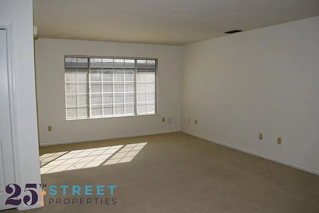 4936 V St — Photo 3