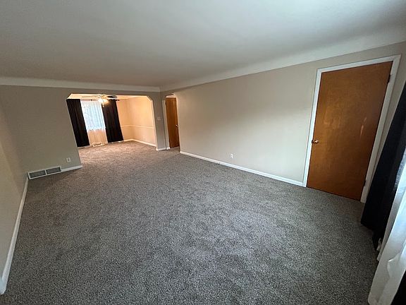 4th image of 4756 Clevesdale Dr #1