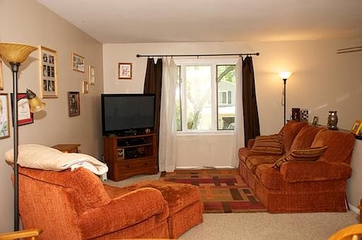 3rd image of 1058 Towner Dr