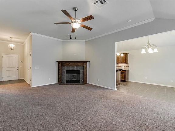 5th image of 1004 Laurel Creek Dr