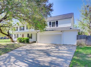 1712 Glade St, College Station, TX 77840