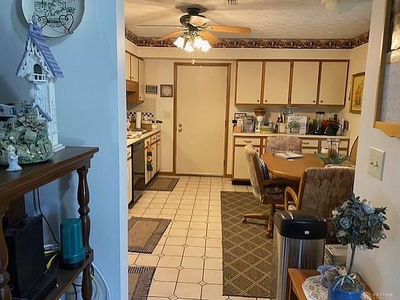 5th image of 6860 Willow Creek Dr