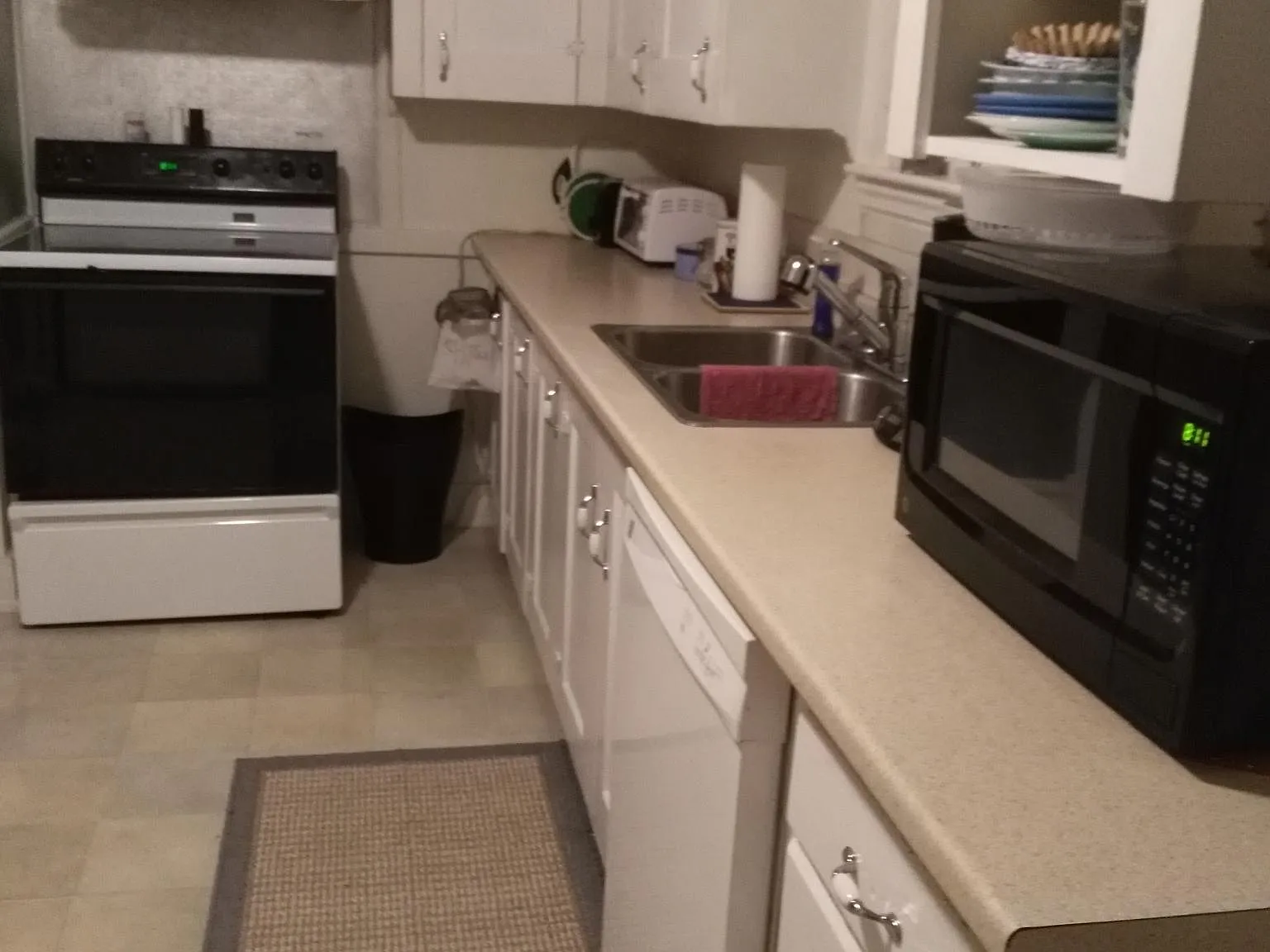 21 Dixon Ave — Photo 2