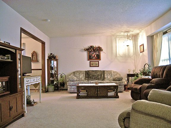 3rd image of 14620 Laquinta Dr