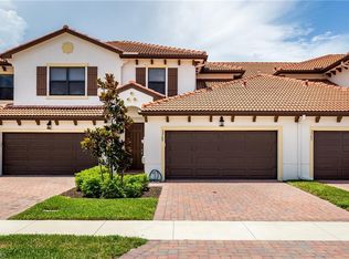 7769 Bristol Cir, Naples, FL 34120