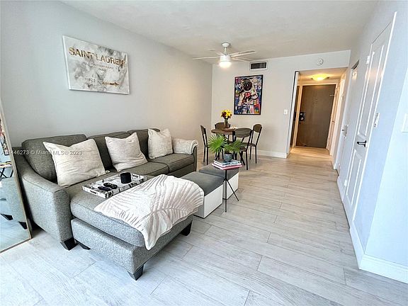 3rd image of 2899 Collins Ave APT 622