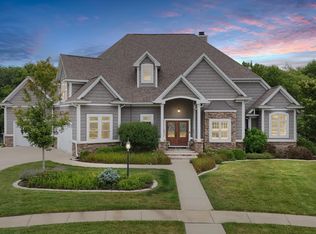 12 Jefferson Crossing Ct, Monticello, IL 61856