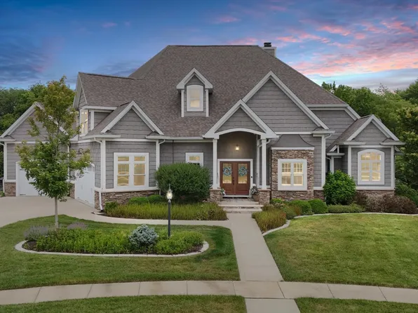 12 Jefferson Crossing Ct, Monticello, IL 61856