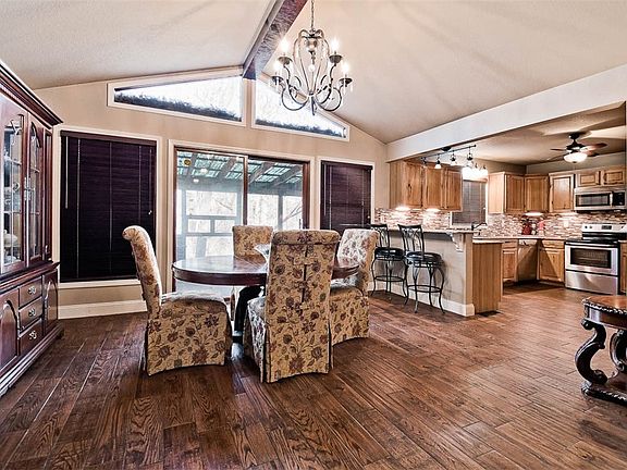 4th image of 1 Woburn Ln
