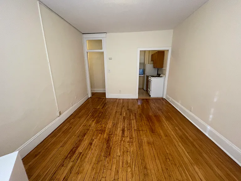 33 Peterborough St #12 — Photo 2