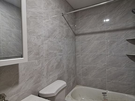4th image of 2232 85th St APT 1R