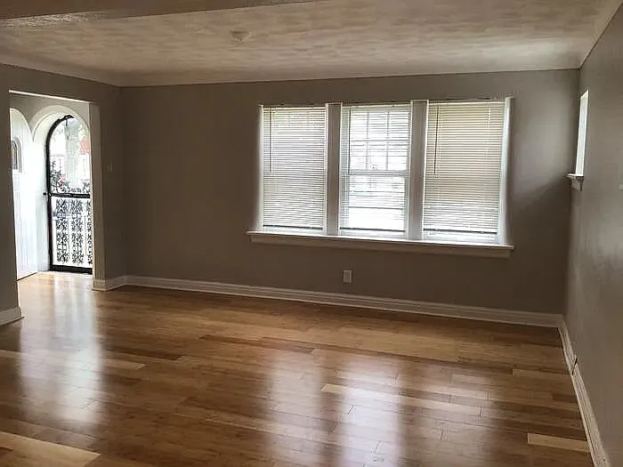 4 bed, 1.5 bath, 1762 sqft, $1,775 — Photo 4
