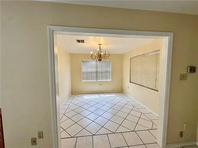 677 Fairlawn Dr — Photo 5