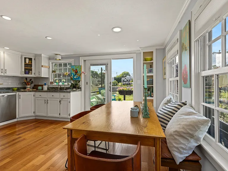 18 Walden St — Photo 12