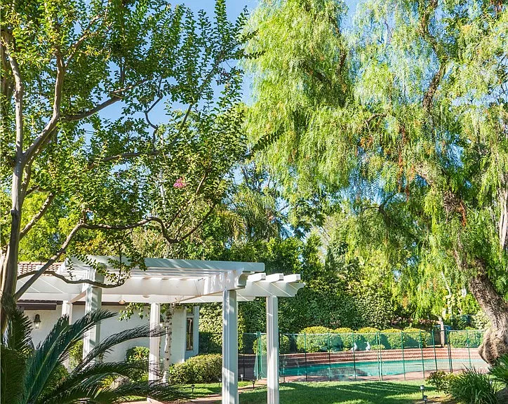5054 Encino Ave — Photo 12