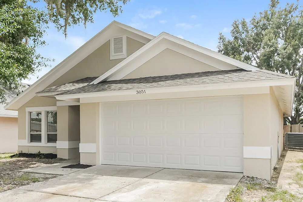 3 bed, 2.0 bath, 1766 sqft, $2,455 — Photo 3