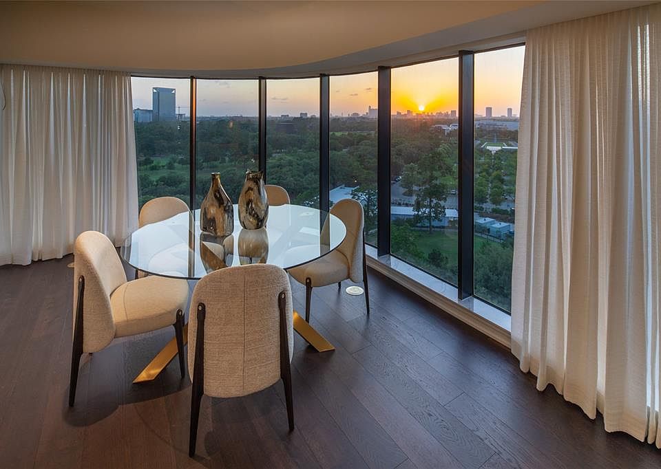 1st image of 1701 Hermann Dr #16B