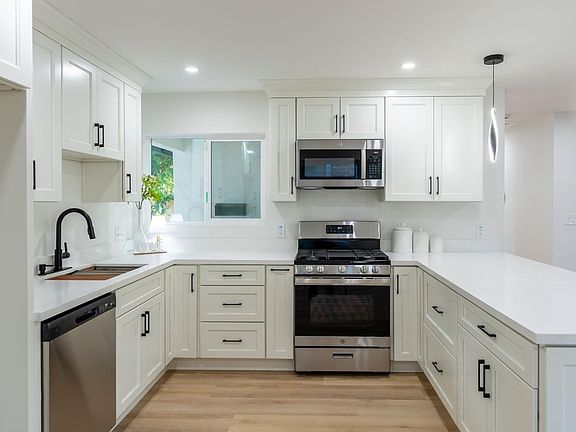 2nd image of 2625 Neotomas Avenue