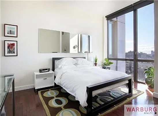 Sold by Warburg | media 14