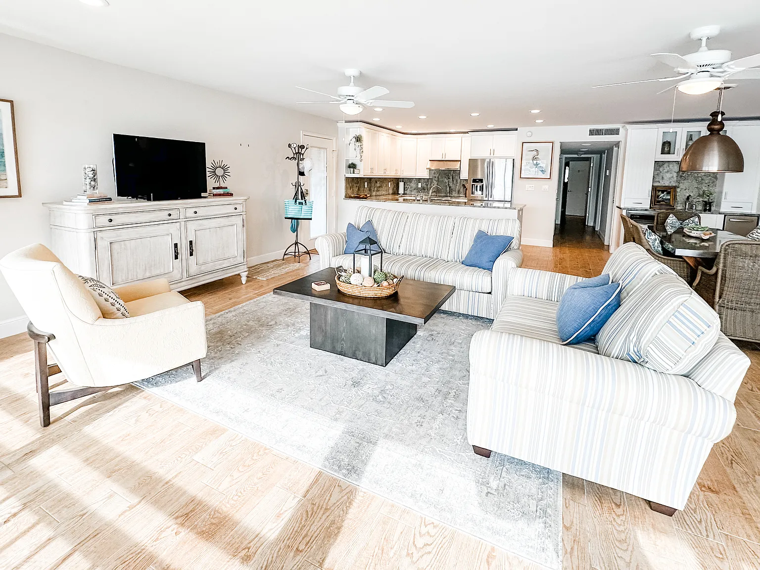 2 bed, 1440 sqft, $7,500 — Photo 2