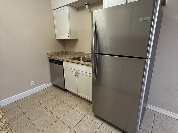 4th image of 1015-1021 S Saint Louis Ave #3