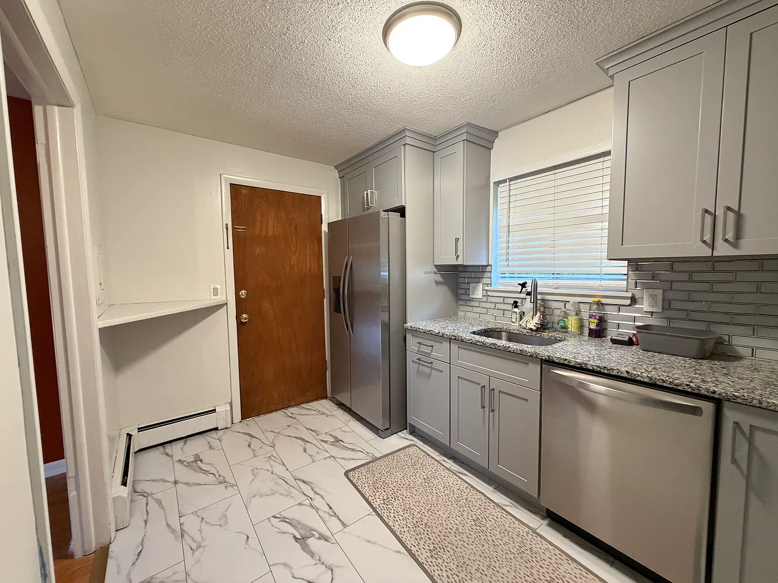 2 bed, 961 sqft, $2,000 — Photo 2