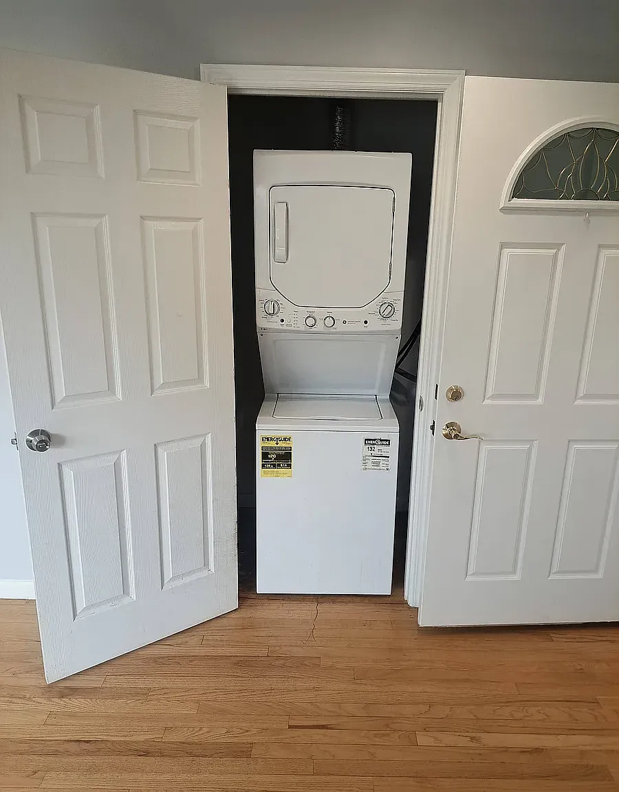 3 bed, 1000 sqft, $3,500 — Photo 3