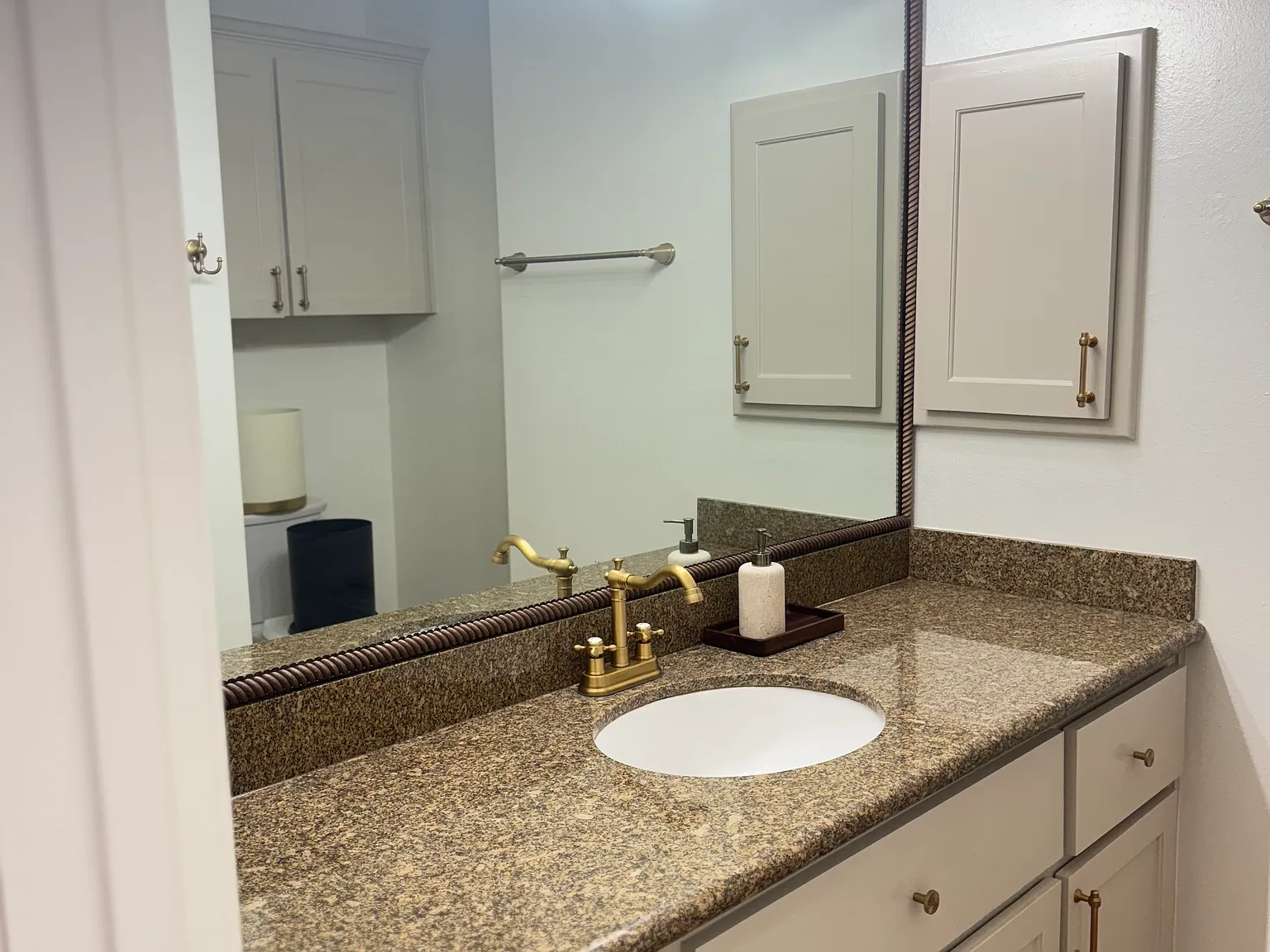 3 bed, 1345 sqft, $2,000 — Photo 4