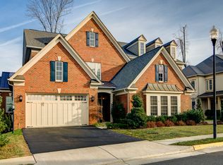 47656 Paulsen Sq, Sterling, VA 20165
