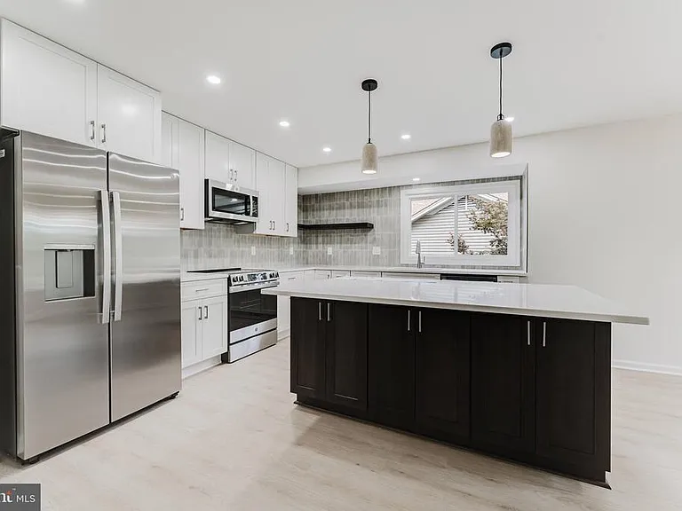 7107 Sontag Way — Photo 5
