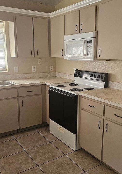 1st image of 808 Delaware Ave