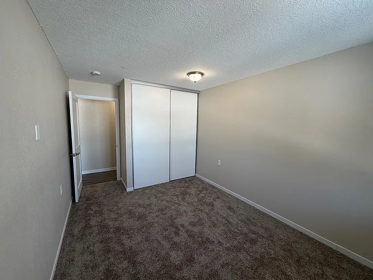 315 Paul Ave N — Photo 4