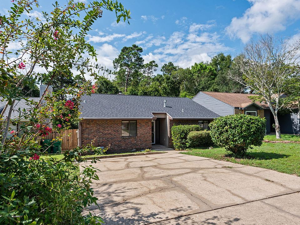 1st image of 115 Cedar Ridge Way