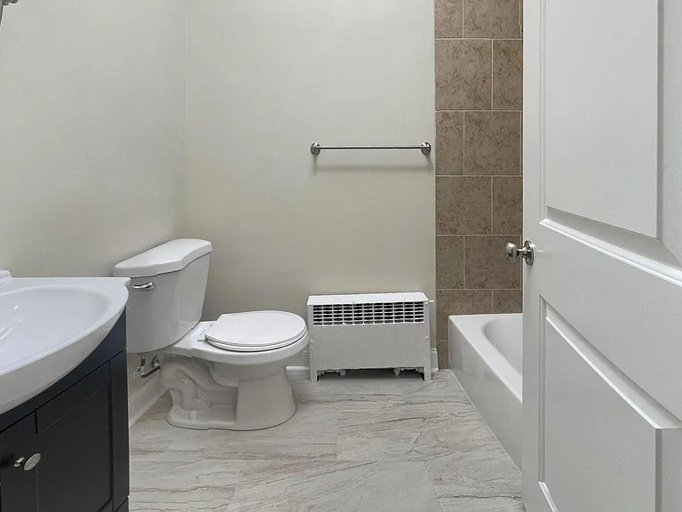 5156 D St #2 — Photo 2