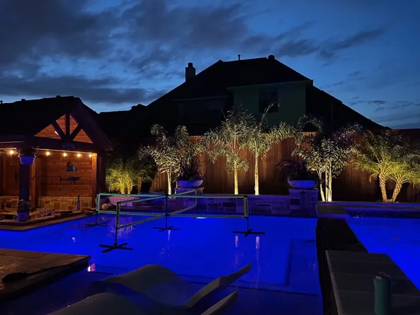 8305 Southridge Ct, North Richland Hills, TX 76182