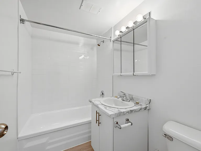 1205 Fennell Ave E — Photo 16