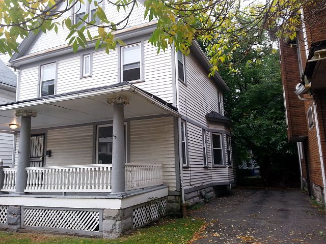 1st image of 10615 Englewood Ave