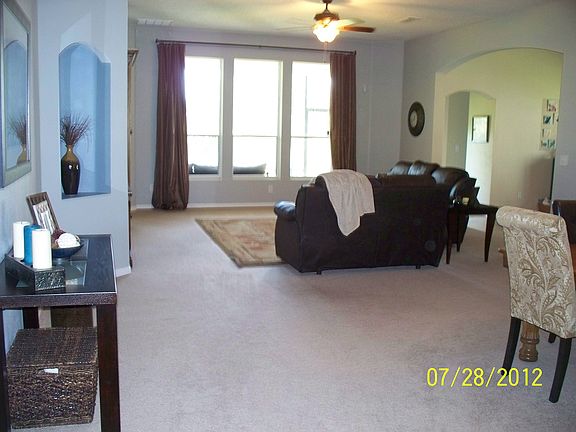Dining & living room 