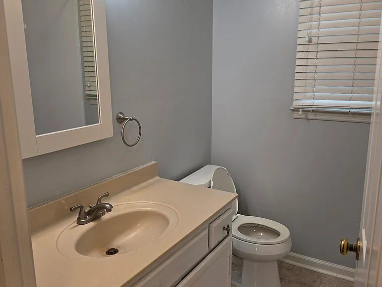 637 Sugartree Ln — Photo 23