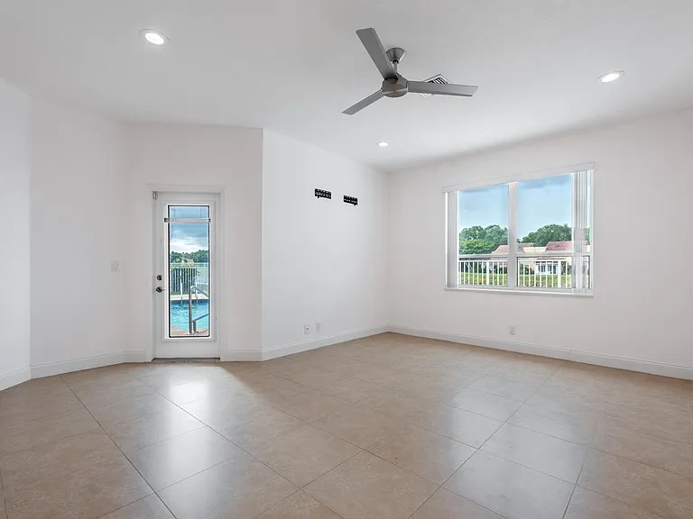 23390 Torre Cir — Photo 27