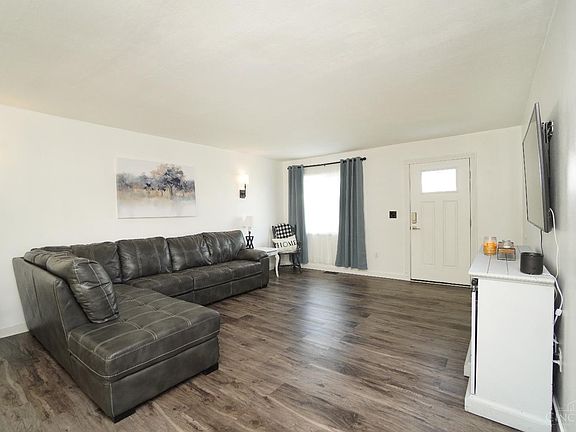 4th image of 2561 Retford Dr