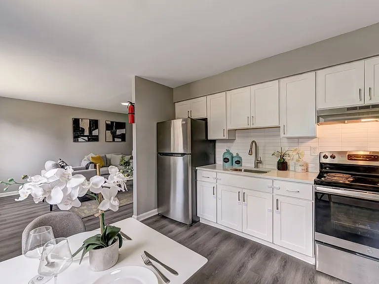 Lavana Falls Apartments — Photo 30