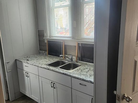 5th image of 1103 Mifflin St