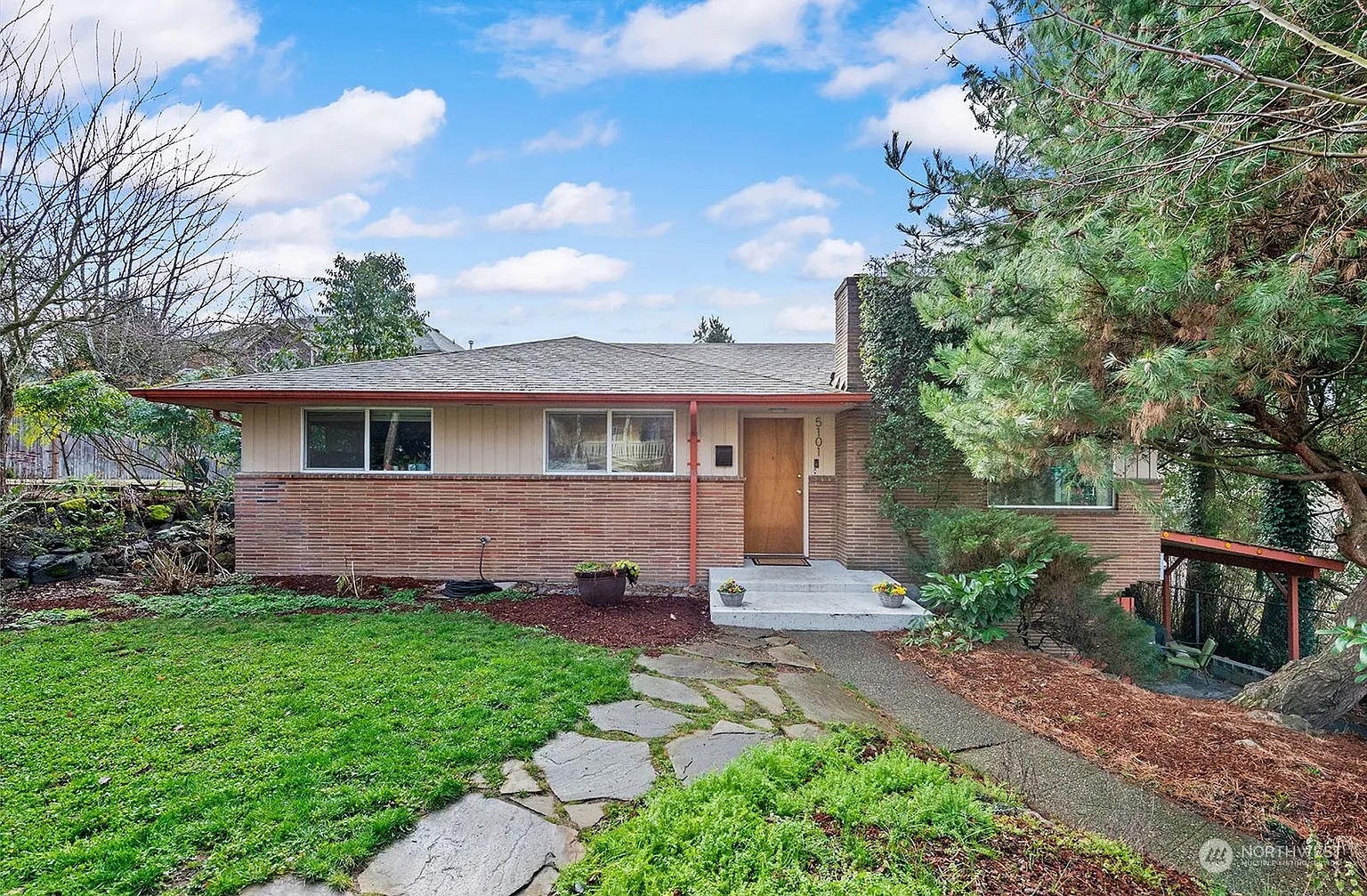 5101 S Frontenac Street photo 1