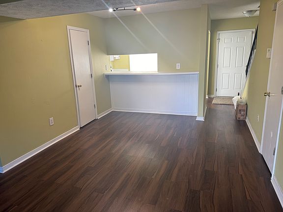 5th image of 422 Hickorywood Cir #422