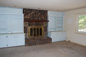 4th image of 10 Sunny Springs Dr