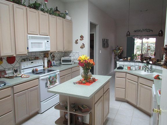 4th image of 4604 Silverton Dr
