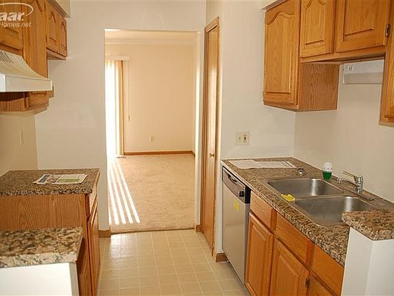 3rd image of 1369 Leisure Dr