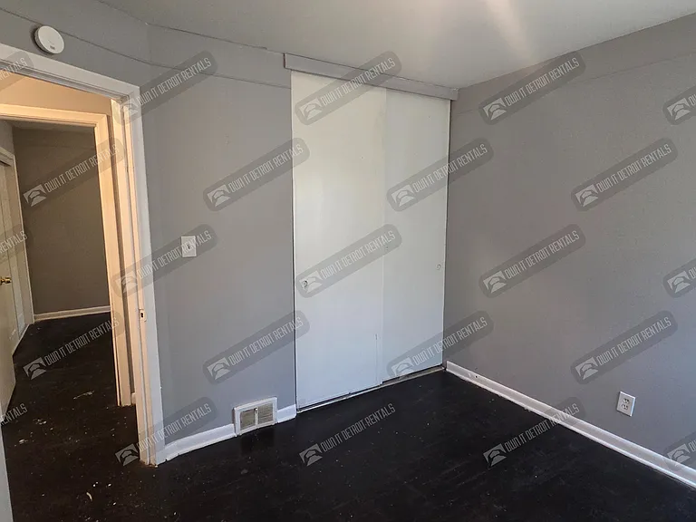 11488 Faust Ave — Photo 11